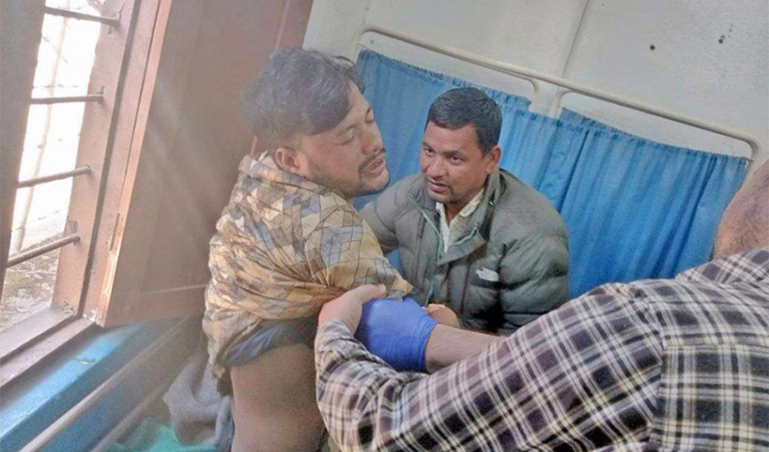 दार्चुला झडपः  कुटिएका गठबन्धनका कार्यकर्ता काठमाडौं रिफर